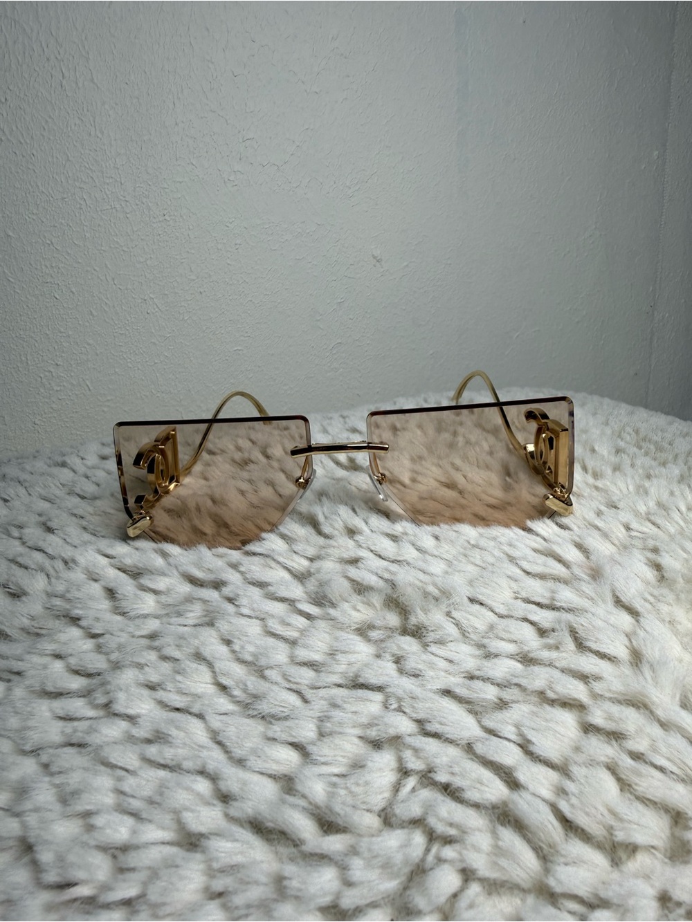 Gold Rim Brown Gradient Rimless Sunglasses - Picture 3 of 7